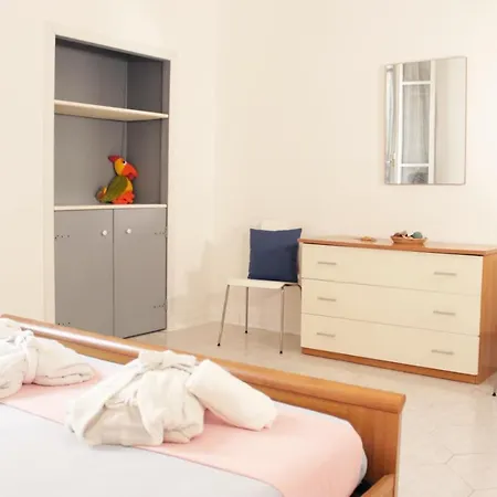 Renovated House Comfort And Parking In The Middle Of The Town *