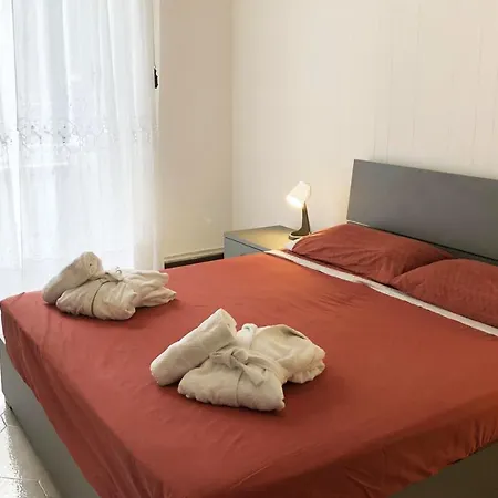 Appartamento Renovated House Comfort And Parking In The Middle Of The Town Imperia